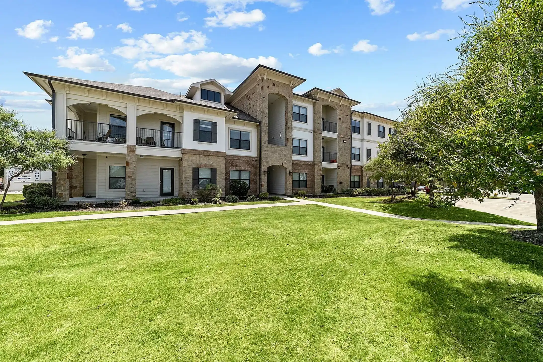 Sorrel Phillips Creek Ranch - Frisco, TX 75036 | ApartmentGuide.com