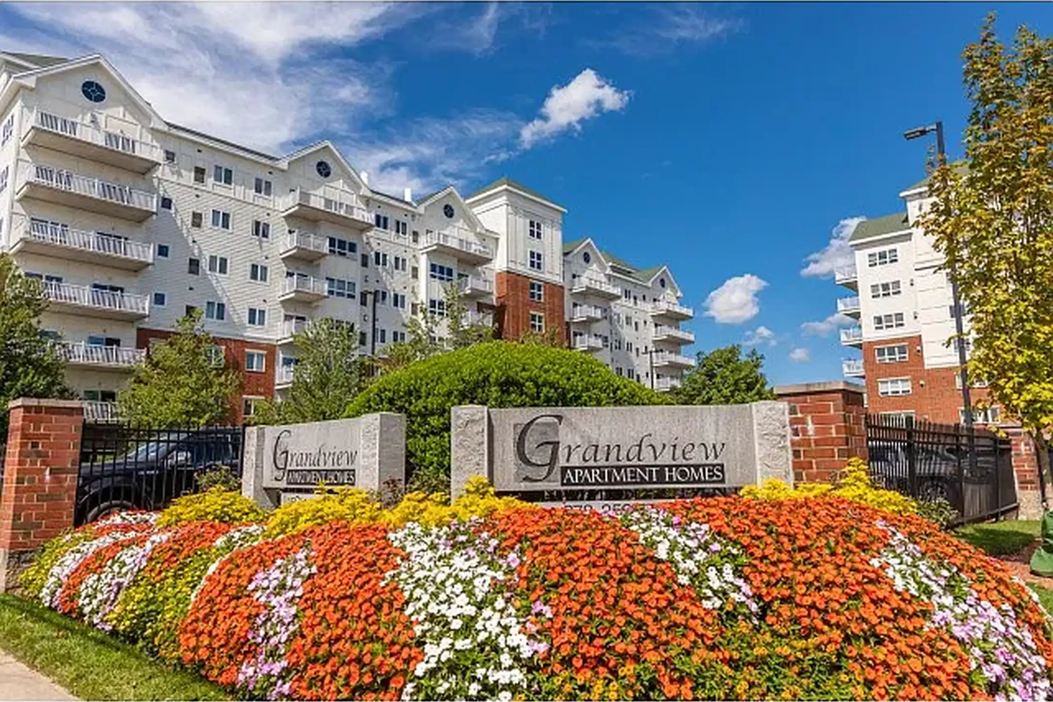 Grandview Apartments - Lowell, MA 01854 | ApartmentGuide.com