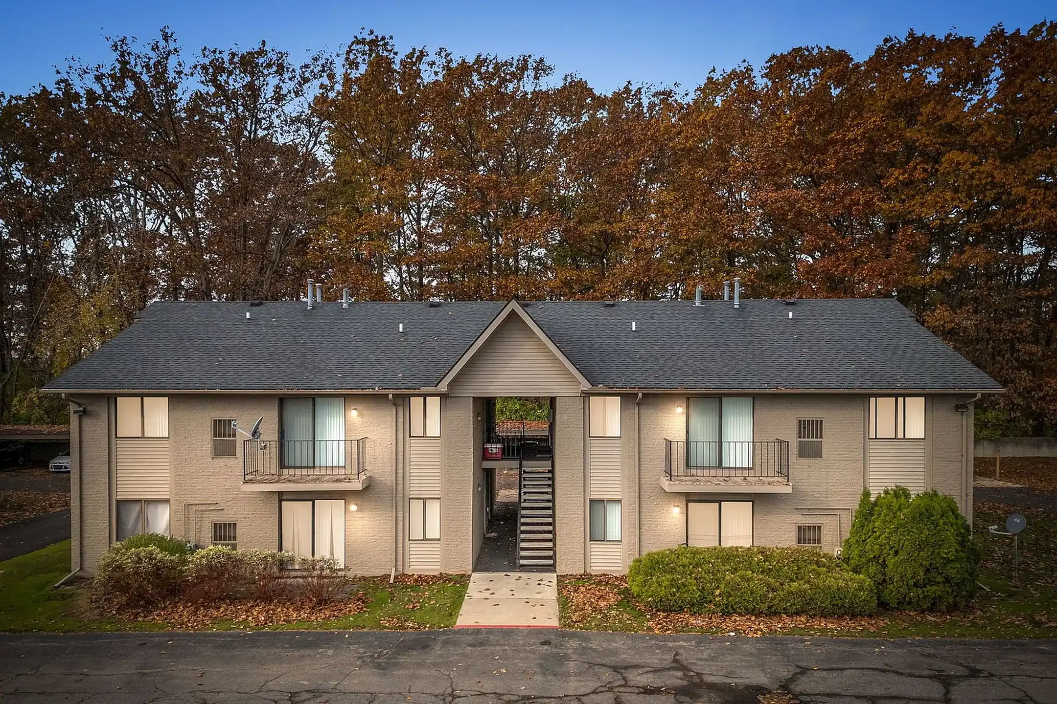 Glenwood Apartments - Clinton Township, MI 48035 | ApartmentGuide.com