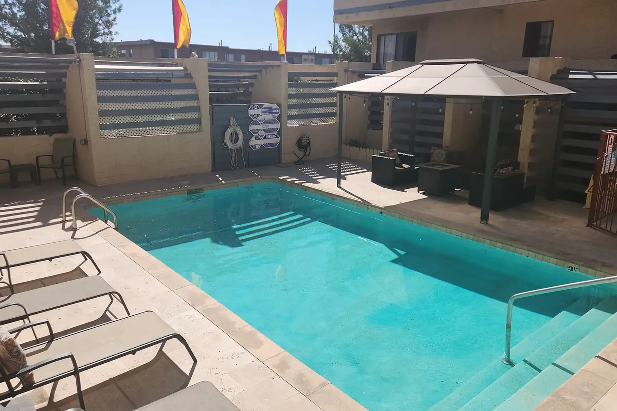 Canyon Crest Apts - Van Nuys, CA 91402 | ApartmentGuide.com