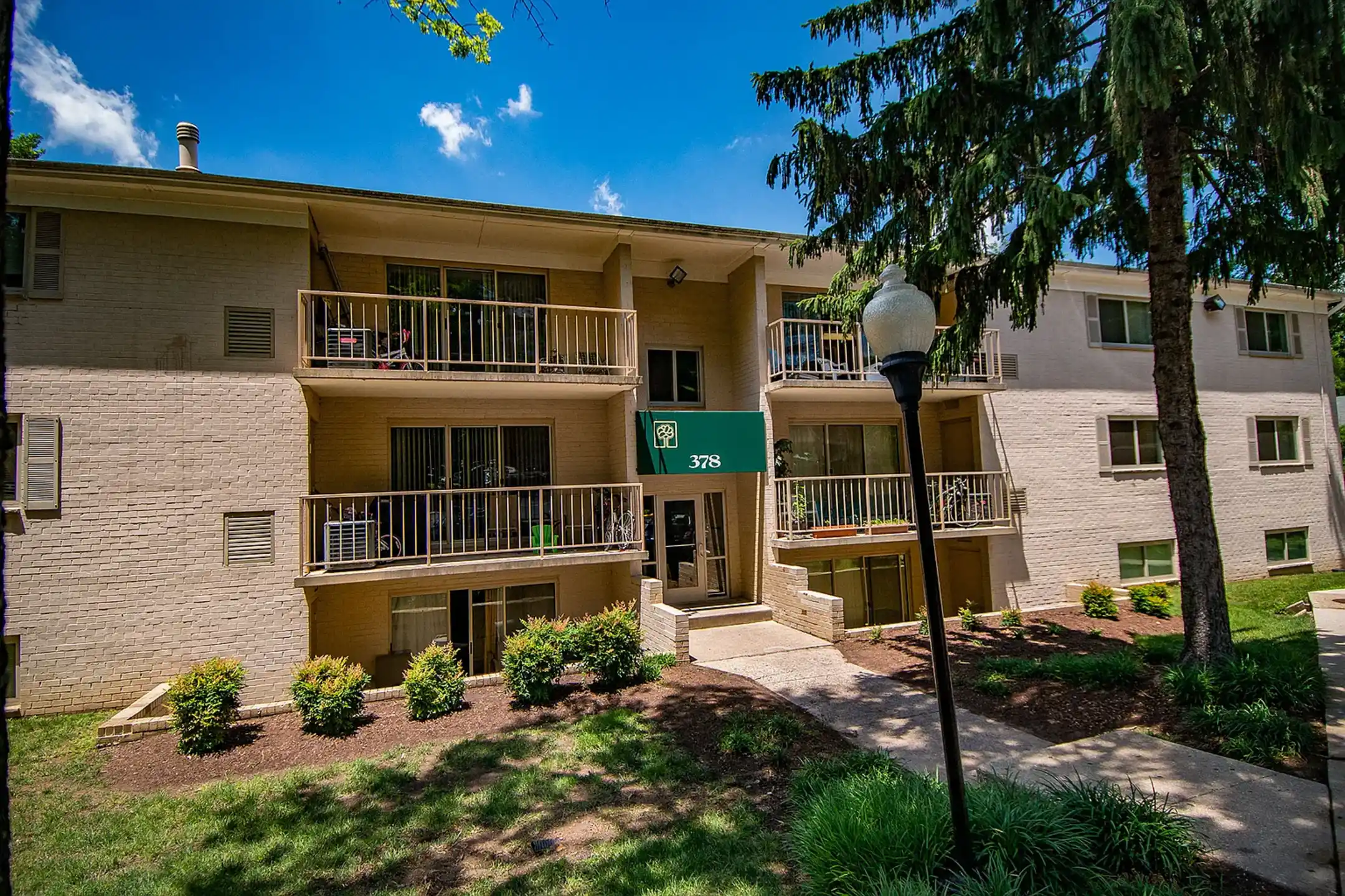 Spring Ridge Apartments - Gaithersburg, MD 20877