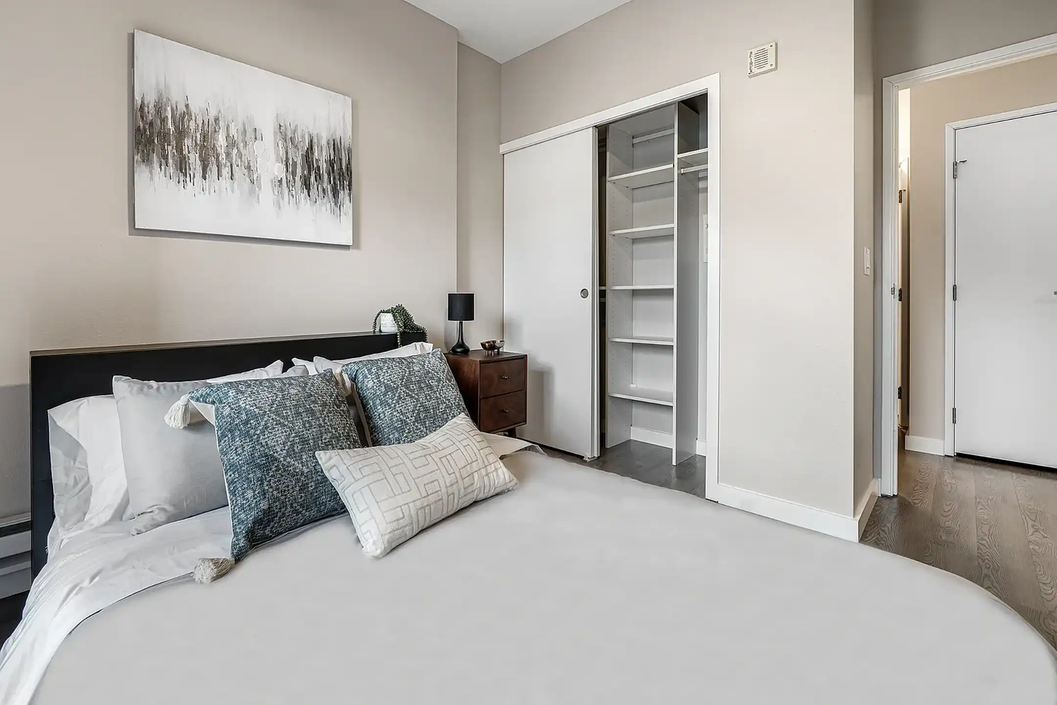 AMLI Bellevue Park - Bellevue, WA 98004 | ApartmentGuide.com