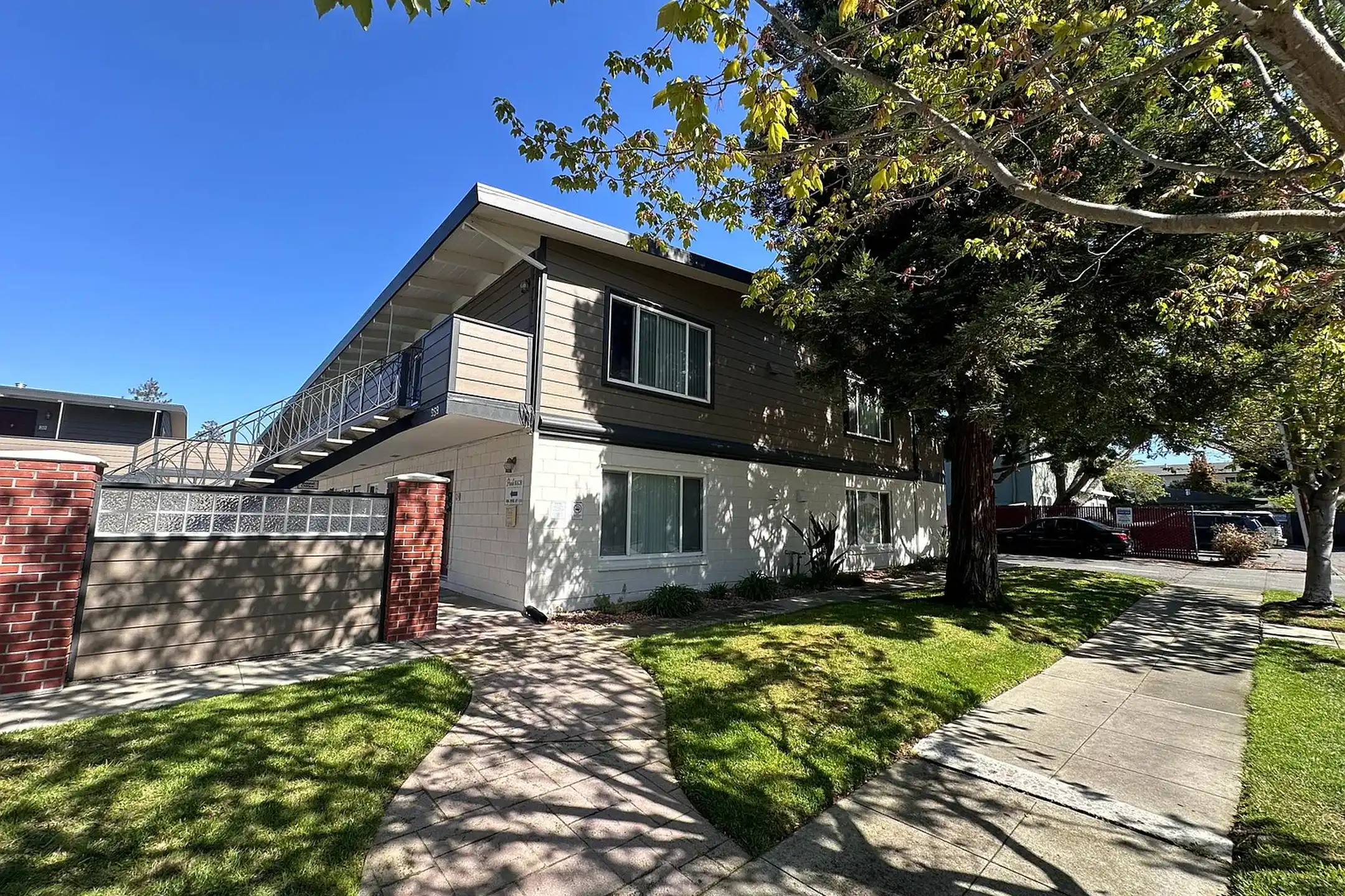 A closer look at Luxury Eco Apartments With Mountain Views And Pool