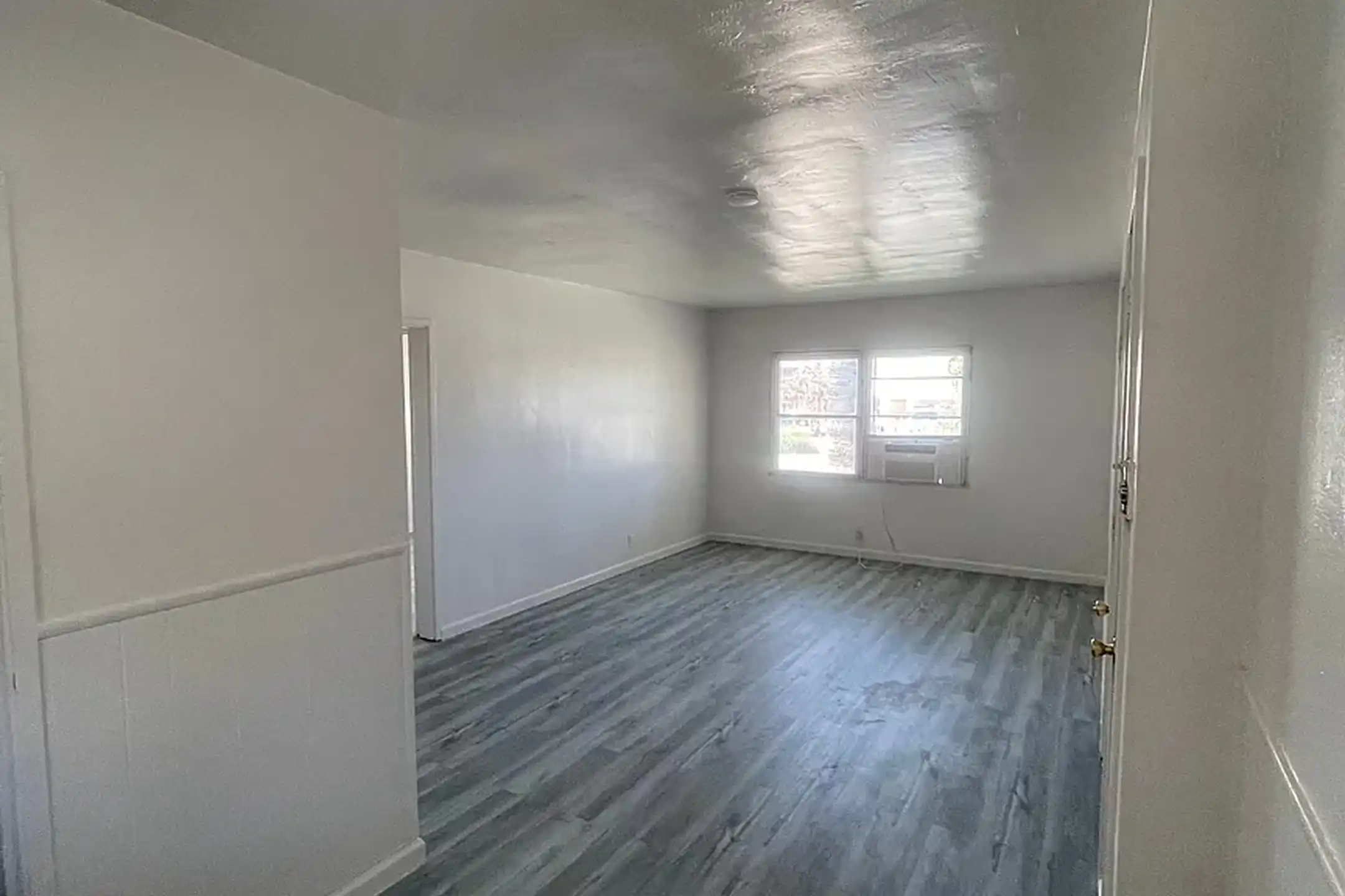 Riverside Townhouse Apartments - Riverside, CA 92501 | ApartmentGuide.com
