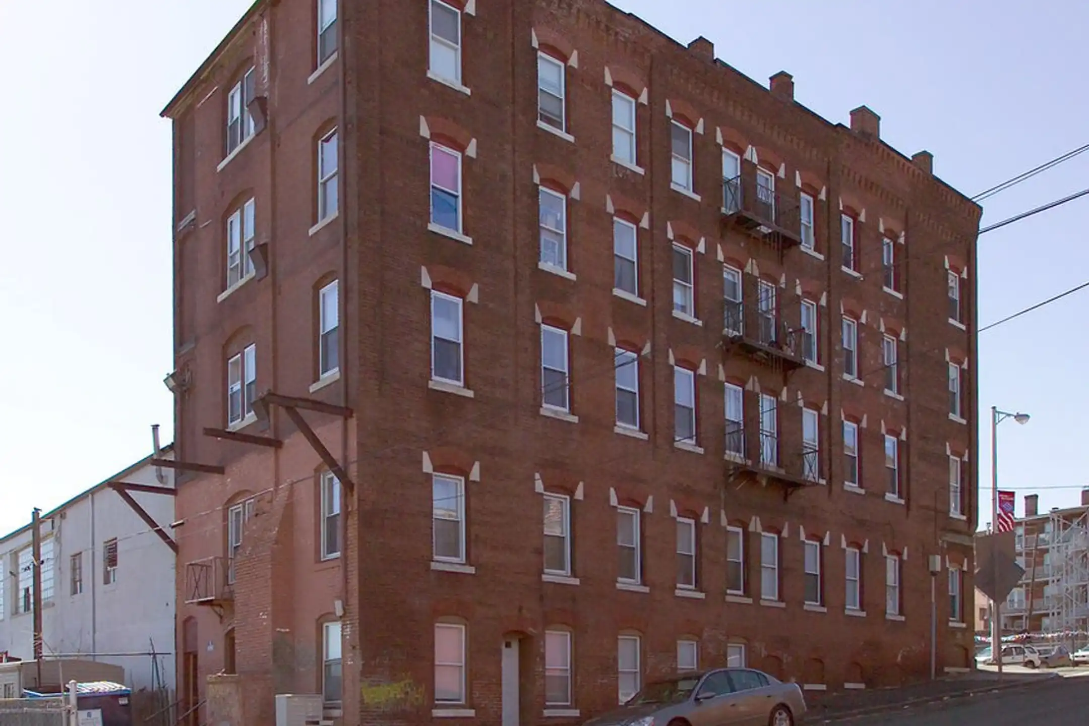 736 High St unit 98002 - 736 High St., Apt. 2 - Holyoke, MA 01040 ...