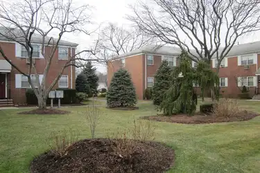 Briarwood Commons - Hackensack, NJ 07601 | ApartmentGuide.com