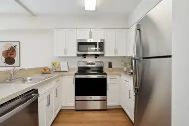 Mariner's Hill Apartments - Marshfield, MA 02050 | ApartmentGuide.com
