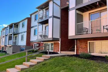 Woodside Aparments - Cincinnati, OH 45239 | ApartmentGuide.com