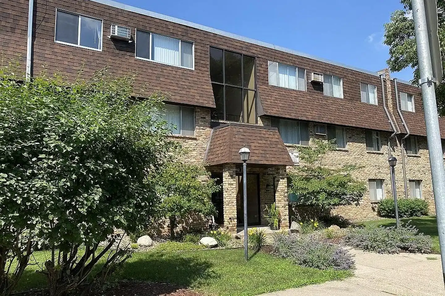3912 Minnehaha - Minneapolis, MN 55406 | ApartmentGuide.com