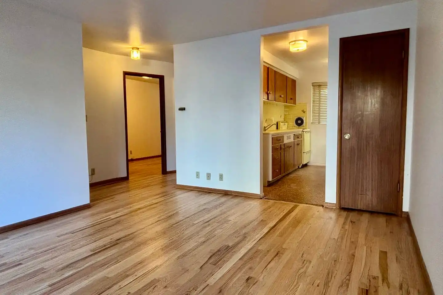 611 TG STERN - Seattle, WA 98103 | ApartmentGuide.com