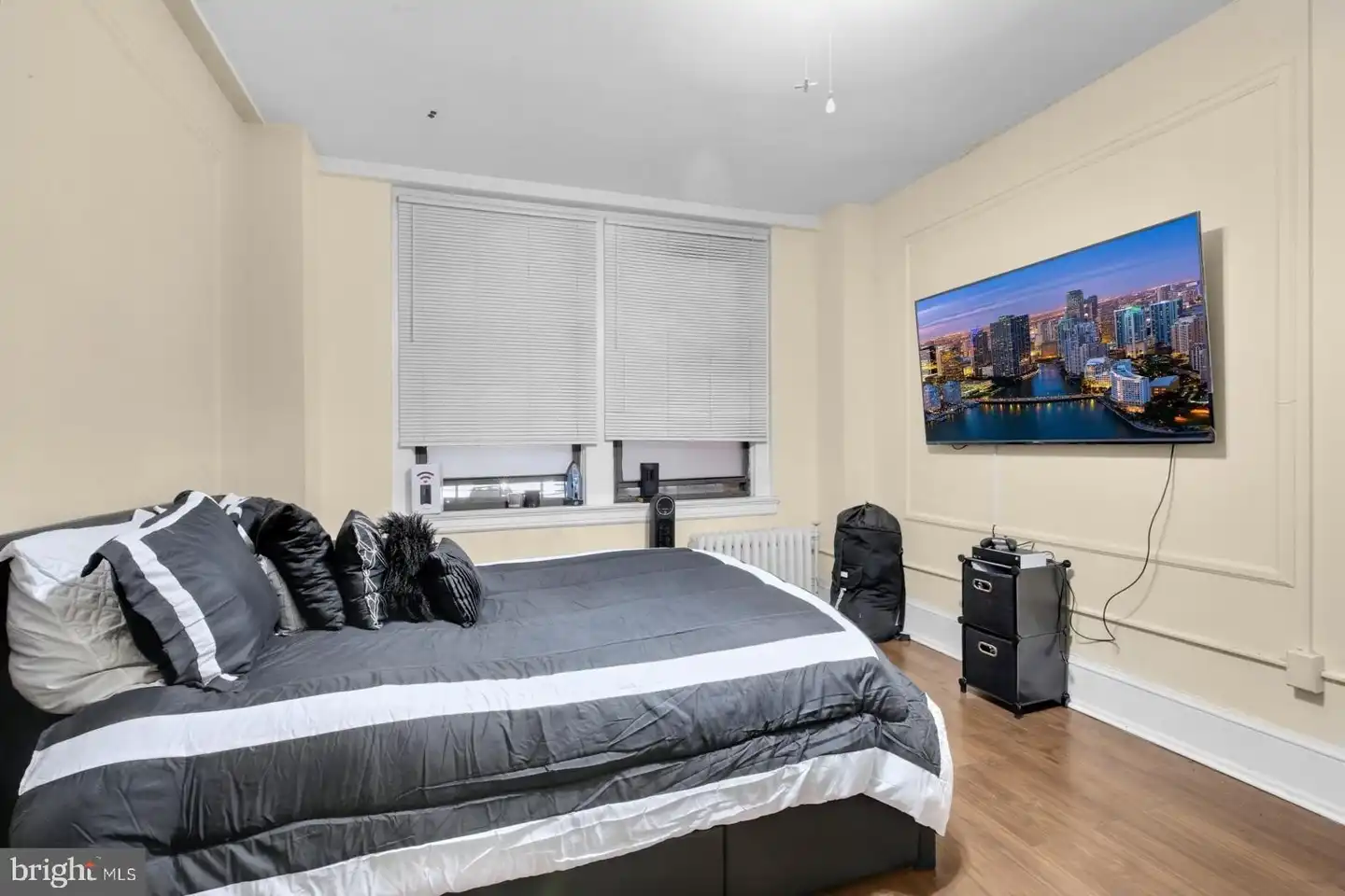1324 LOCUST Street #420 - Philadelphia, PA 19107 | ApartmentGuide.com