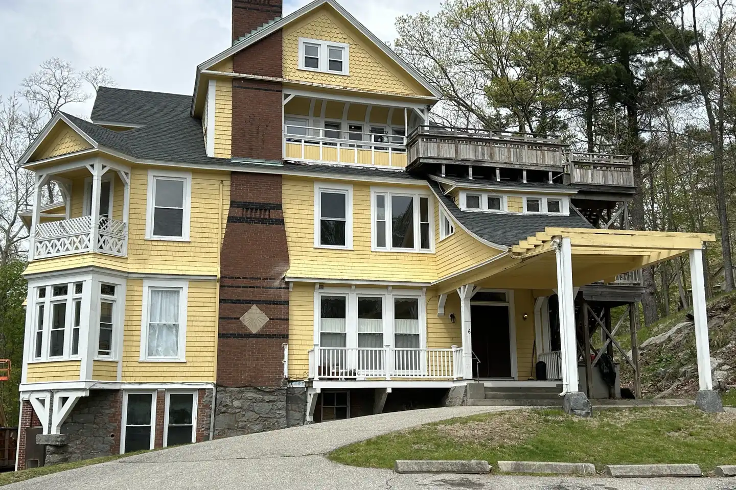 6 Beech Dr #1 - Norwich, CT 06360 | ApartmentGuide.com