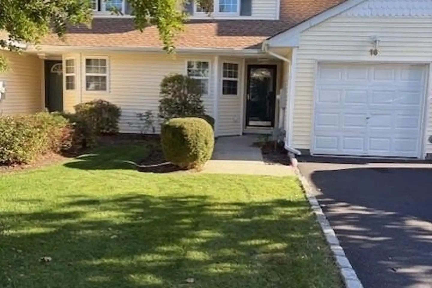 16 Blackberry Commons - Riverhead, NY 11901 | ApartmentGuide.com