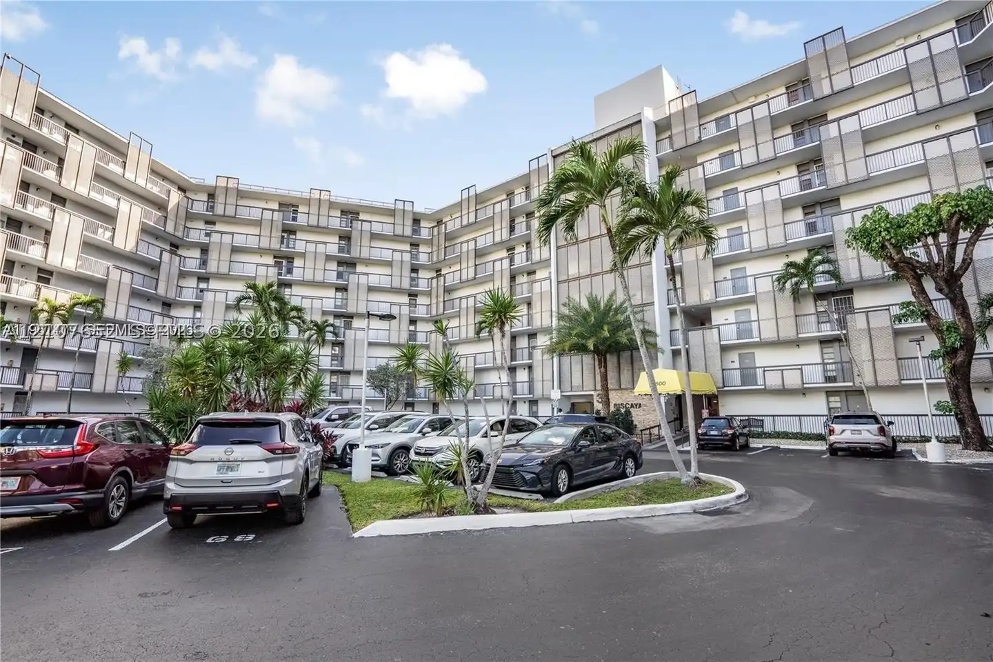 20500 W Country Club Dr #607 - Miami, FL 33180 | ApartmentGuide.com