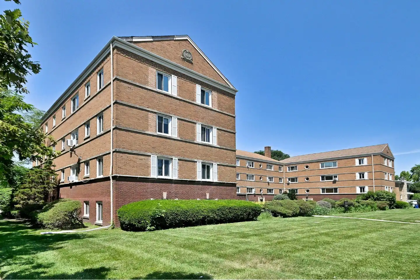 1112 N Harlem Ave #1 - River Forest, IL 60305 | ApartmentGuide.com