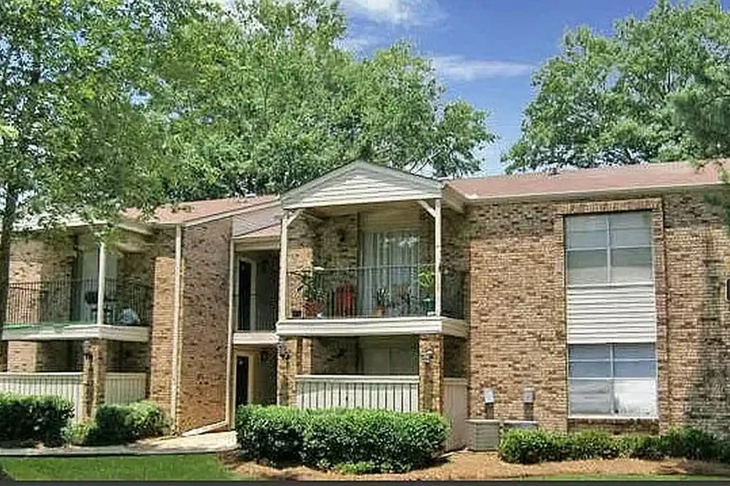 Forest Ridge Apartments - Jackson, MS 39206 | ApartmentGuide.com