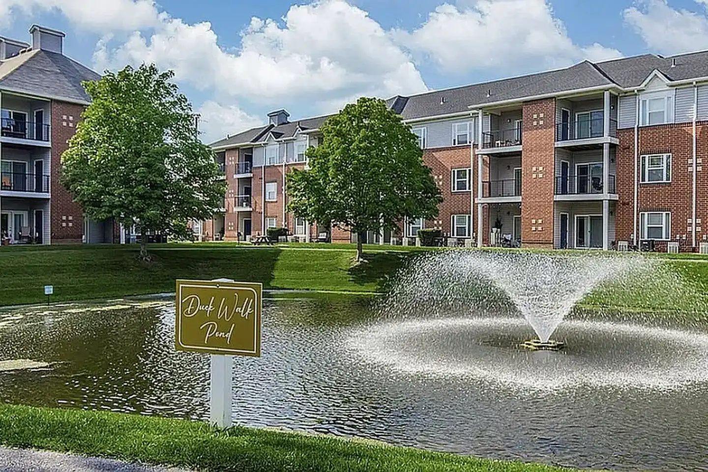 Longacre Apartment Resort - Fairview Heights, IL 62208 | ApartmentGuide.com