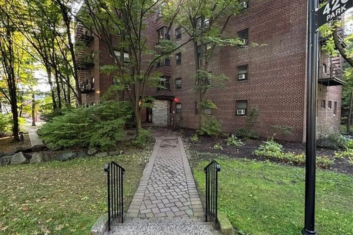 420 Park Pl #5C - Fort Lee, NJ 07024 | ApartmentGuide.com