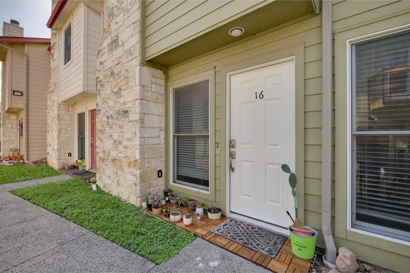 6900 E Riverside Dr unit 16 - Austin, TX 78741 | ApartmentGuide.com