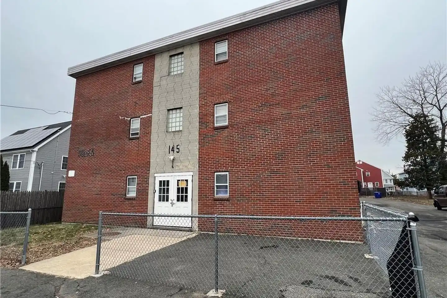 145 Cowles St #A5 - Bridgeport, CT 06607 | ApartmentGuide.com