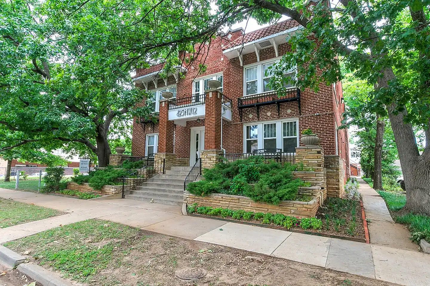 Claremont Apartments - Oklahoma City, OK 73103 | ApartmentGuide.com