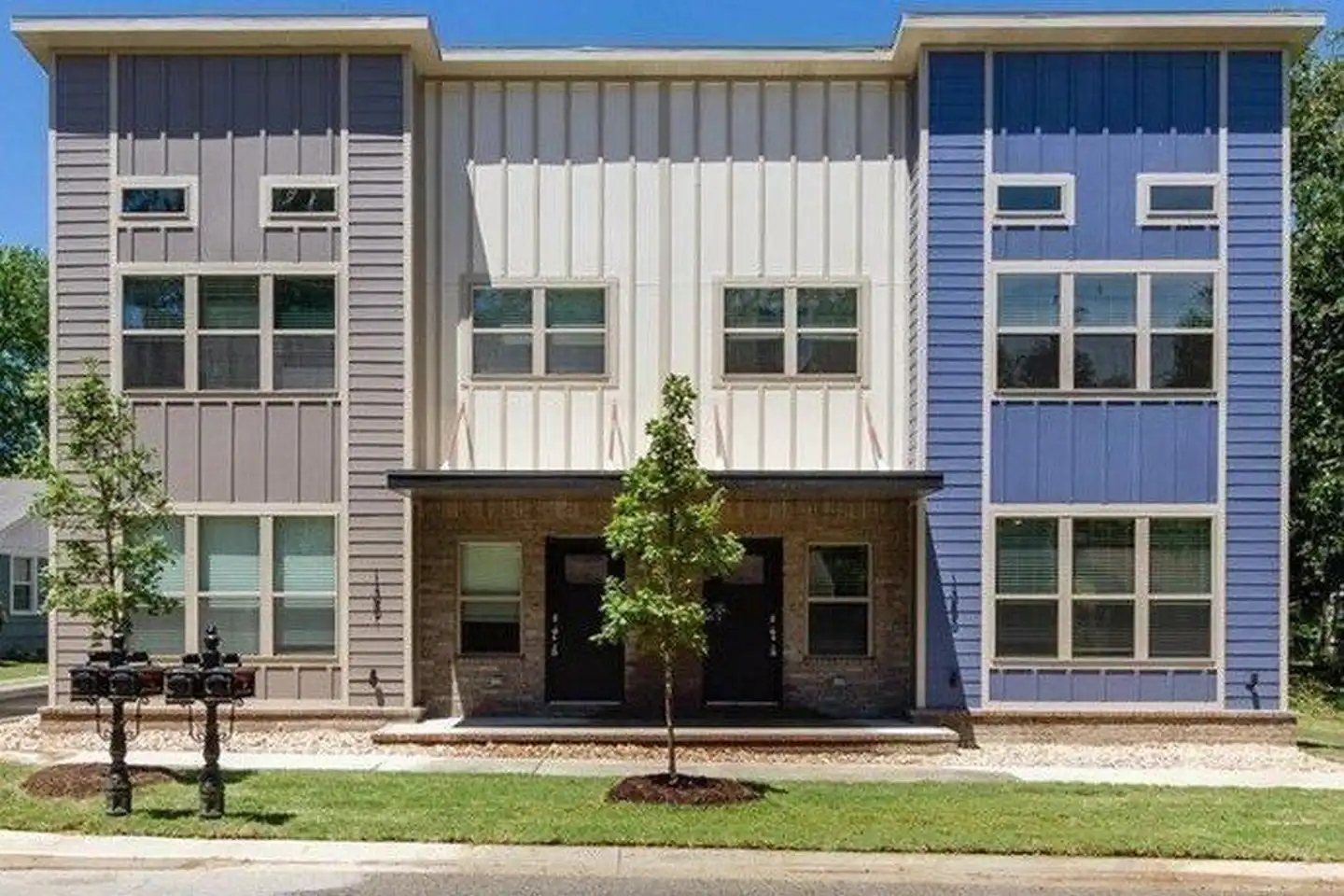 1393 Oakland Ave - Fayetteville, AR 72703 | ApartmentGuide.com
