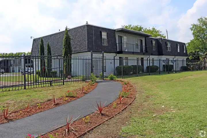 Sun Ridge Apartments - Fort Worth, TX 76134 | ApartmentGuide.com