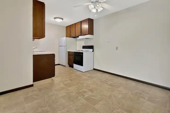 Wheelock Ridge Villa - Saint Paul, MN 55130 | ApartmentGuide.com
