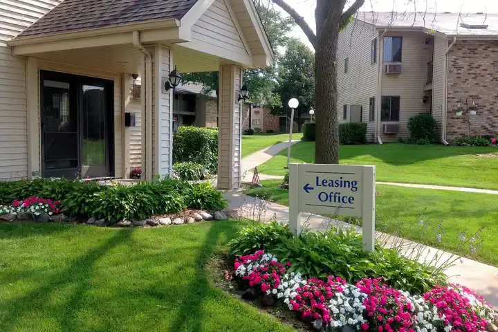 Orchard Springs Apartments - Racine, WI 53406 | ApartmentGuide.com