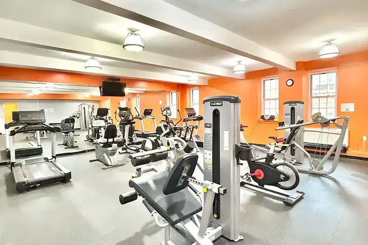 The Chalet Apartments - Roslyn, NY 11576 | ApartmentGuide.com