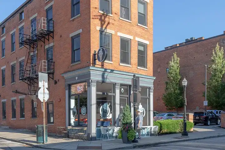 Pendleton - Broadway Square - Cincinnati, OH 45202 | ApartmentGuide.com