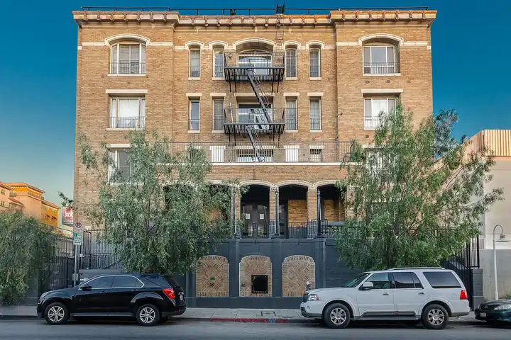 Wicklow Common - Los Angeles, CA 90057 | ApartmentGuide.com