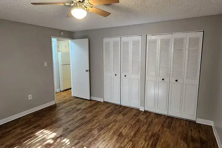Crestview Apartments - Arvada, CO 80004 | ApartmentGuide.com