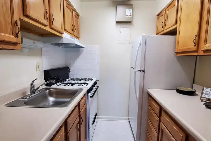 Hillendale Gate - Parkville, MD 21234 | ApartmentGuide.com