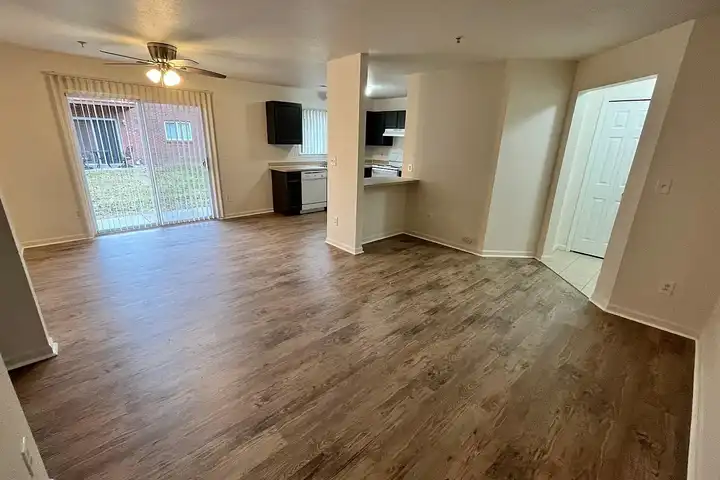Vista Rose Apartments - Roseville, MI 48066 | ApartmentGuide.com