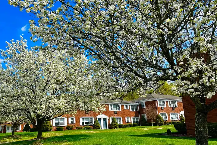 Ridgefield Apartments - Poughkeepsie, NY 12603 | ApartmentGuide.com