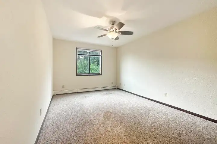 Wheelock Ridge Villa - Saint Paul, MN 55130 | ApartmentGuide.com