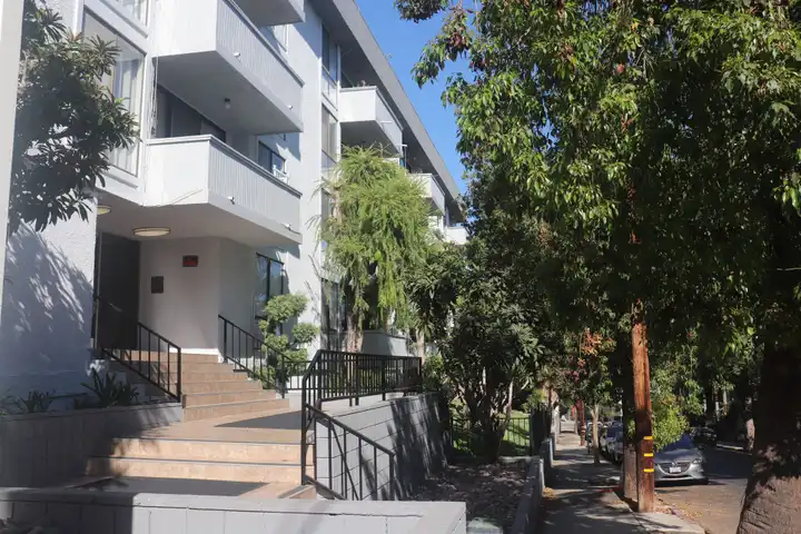 Hillside Terrace - Los Angeles, CA 90046 | ApartmentGuide.com