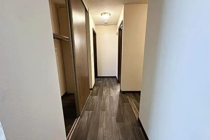Wheelock Ridge Villa - Saint Paul, MN 55130 | ApartmentGuide.com