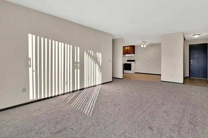Wheelock Ridge Villa - Saint Paul, MN 55130 | ApartmentGuide.com