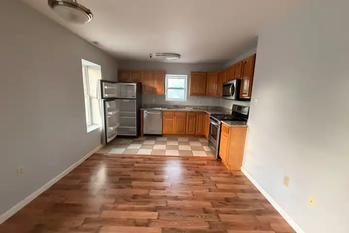 7 E Mill Rd #D - Maple Shade, NJ 08052 | ApartmentGuide.com