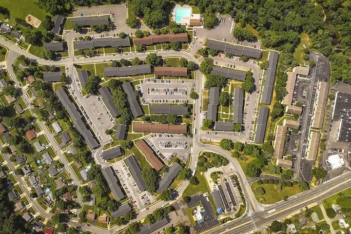 HUNTERS CROSSING - Newark, DE 19711 | ApartmentGuide.com