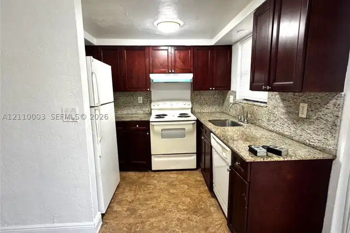 1525 NE 135th St #14 - North Miami, FL 33161 | ApartmentGuide.com