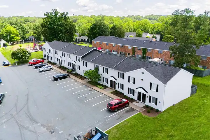 Blue Ridge Crossing Apartments & Townhomes - Charlottesville, VA 22901 ...