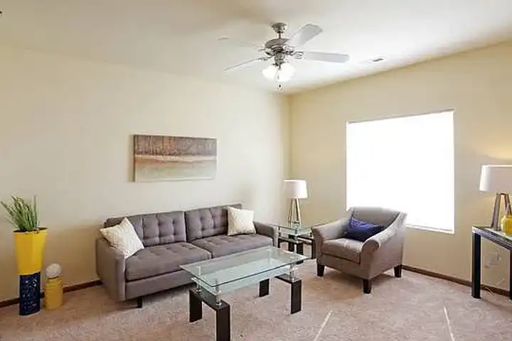 Adam Ridge Condos - Johnston, IA 50131 | ApartmentGuide.com