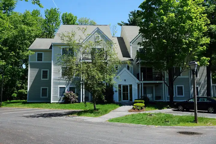 Littlebrook Apartments - Hudson, MA 01749 | ApartmentGuide.com