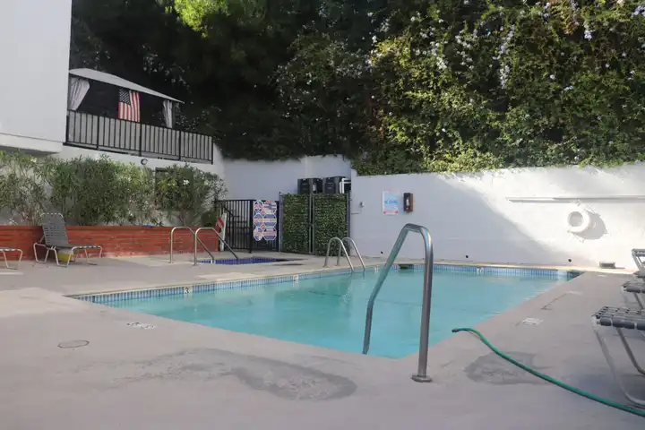 Hillside Terrace - Los Angeles, CA 90046 | ApartmentGuide.com