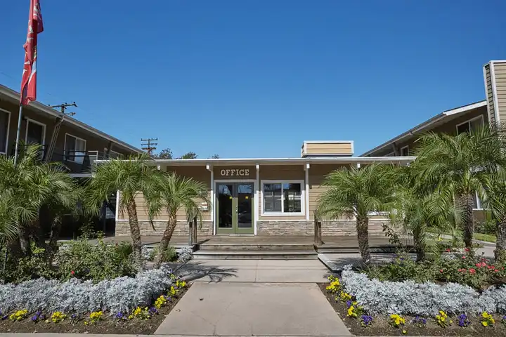 Towne Centre at Orange - Orange, CA 92868 | ApartmentGuide.com