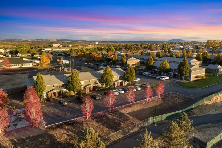 Cascade Ridge Apartments - Madras, OR 97741 | ApartmentGuide.com