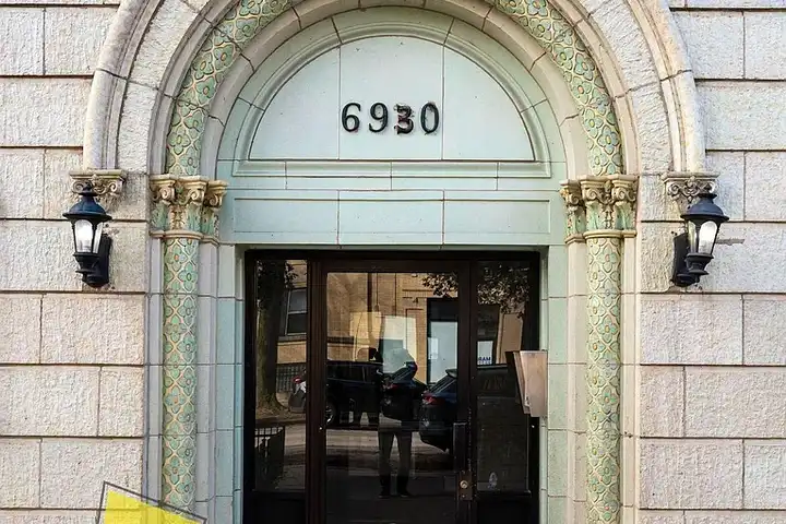 SASH Station Apartments - Chicago, IL 60626 | ApartmentGuide.com